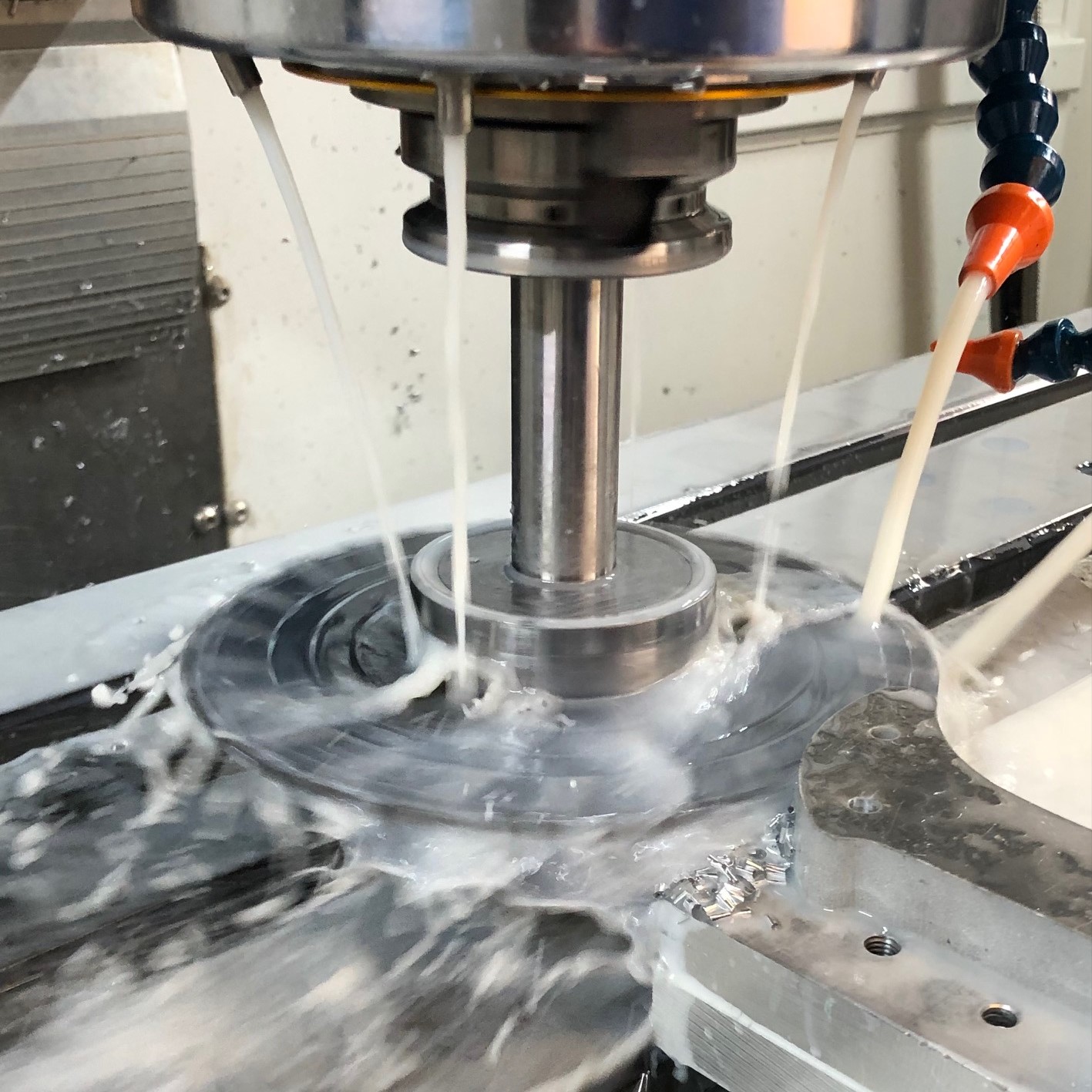 Taglio tubi a misura con tecnologia Waterjet TaiJet