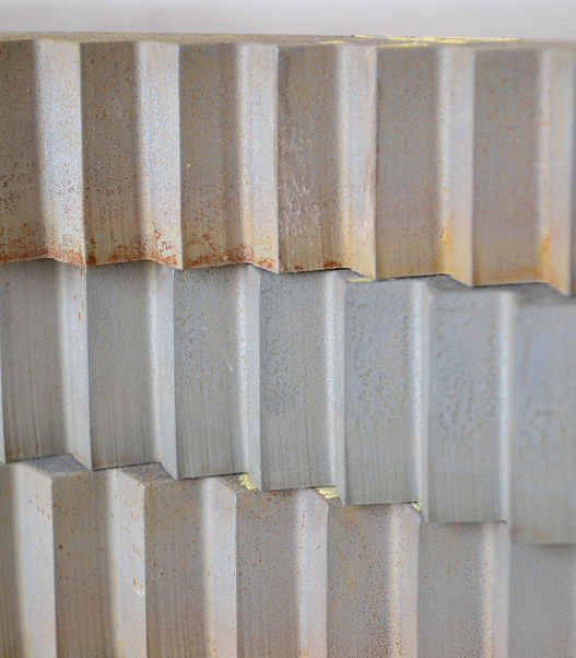 Taglio a getto d'acqua su metallo