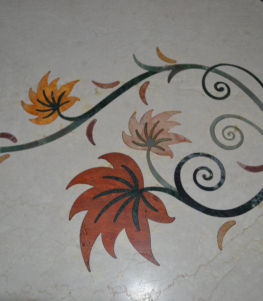 Taglio a getto d'acqua su pietra